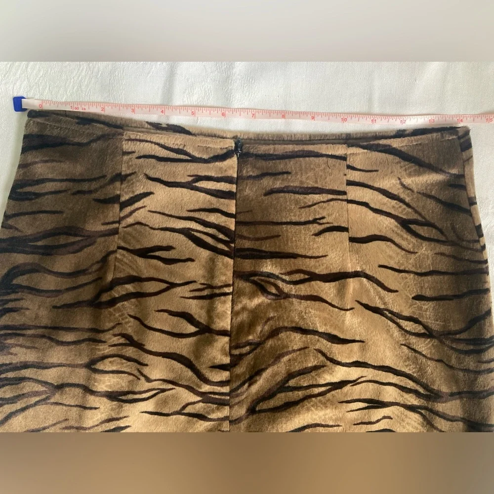 Vintage fuzzy faux tiger fur miniskirt : 90s : animal print - Picture 8 of 11